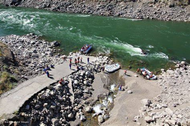 Did kumsheen rafting burn down?