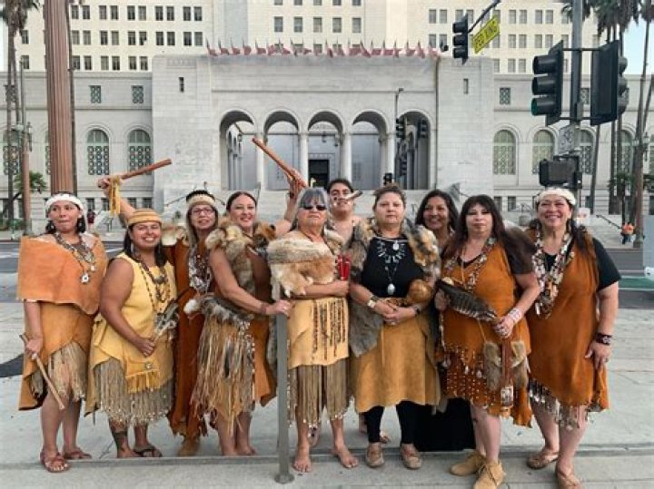Did the chumash tribe wear?
