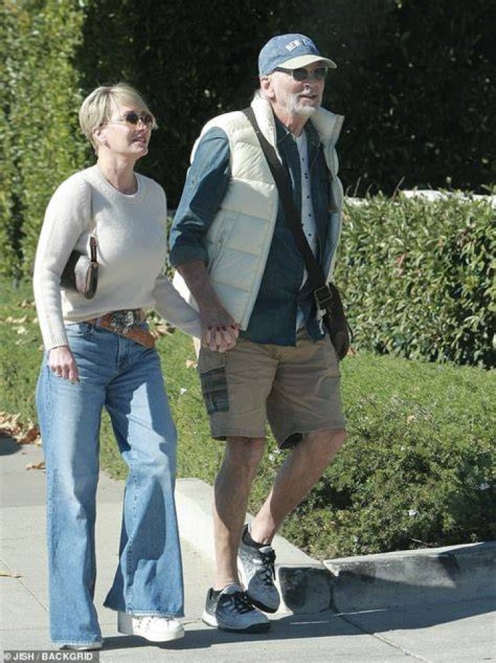 Is kenny loggins currently married?